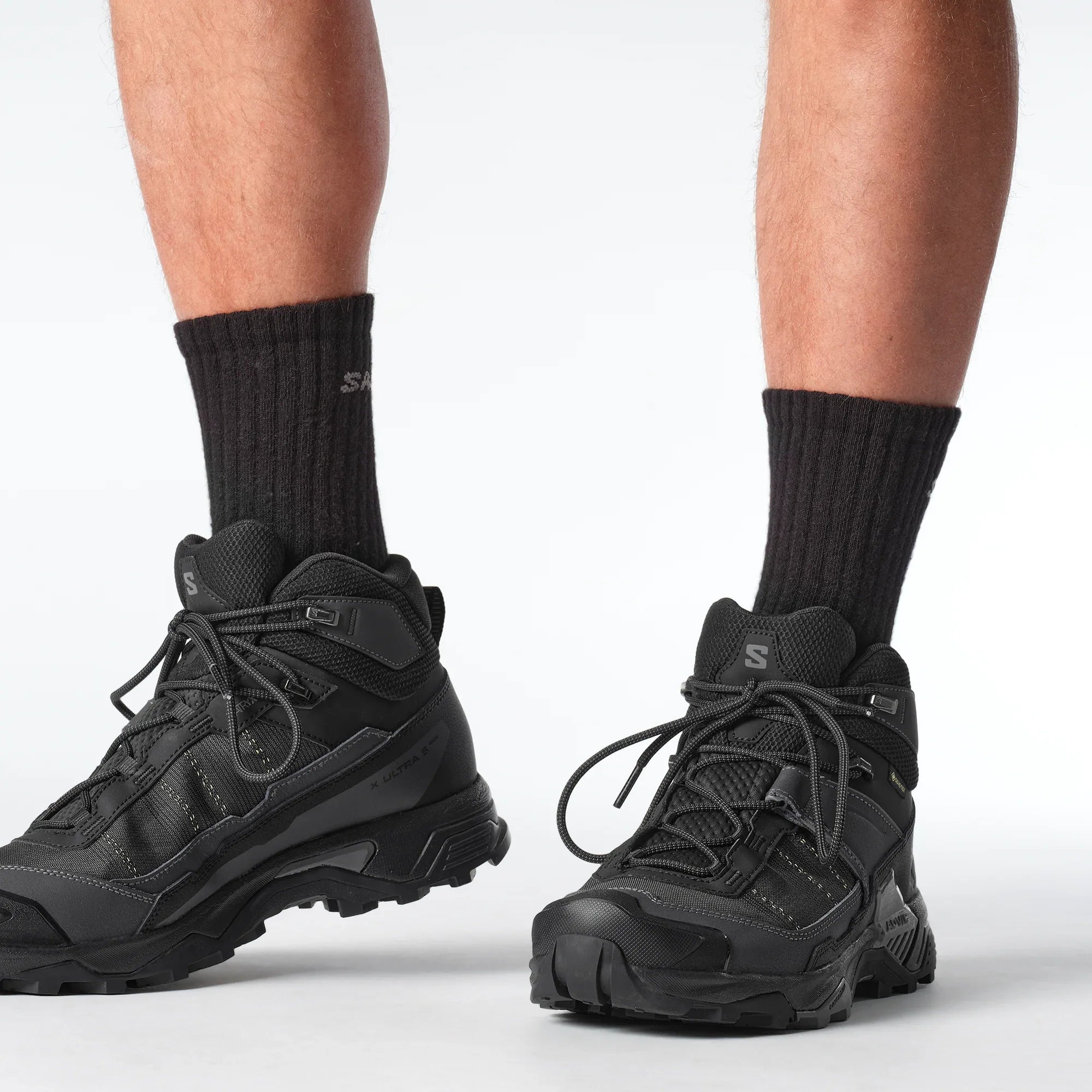 X ULTRA 5 MID WIDE GORE-TEX - Chillpaw